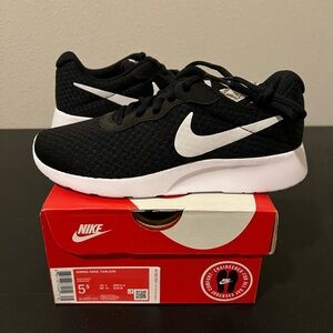 Nike Tanjun Black and White Sneakers